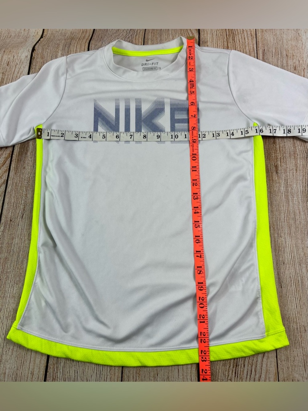 Nike Boys White Neon Shirt & Athletic Shorts Bundle Lot Of 2 Youth Large - Picture 10 of 13